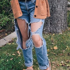 American Eagle Ripped Mom Jeans